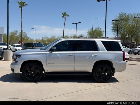 Used 2019 Chevrolet Tahoe LT w/ Luxury Package RWD image 3