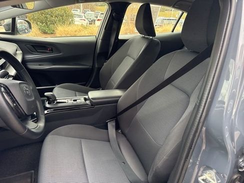 Used 2025 Toyota Prius LE image 27