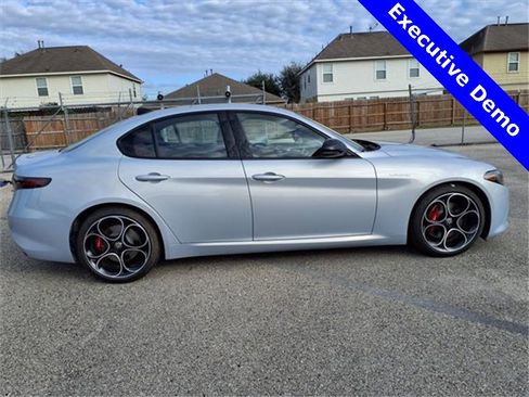 New 2025 Alfa Romeo Giulia Veloce w/ Veloce Package Rwd image 6