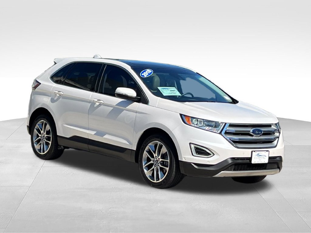 Used 2018 Ford Edge Titanium w/ Equipment Group 302A FWD image 3