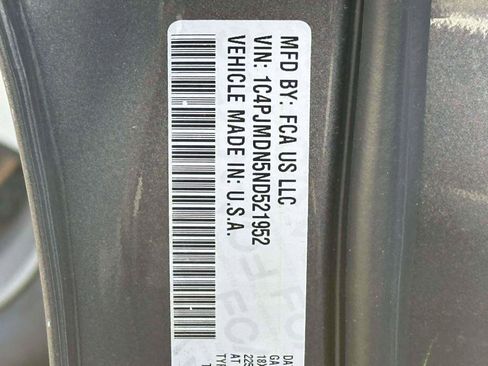 Used 2022 Jeep Cherokee Limited image 18