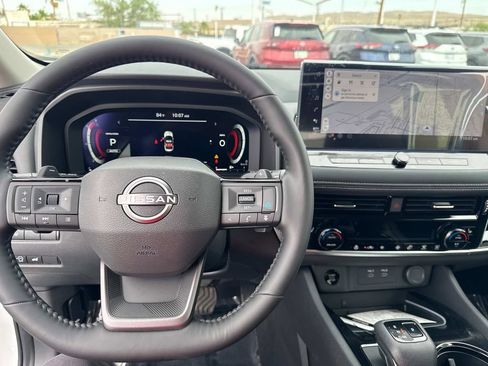 New 2025 Nissan Rogue SL AWD/4WD image 13