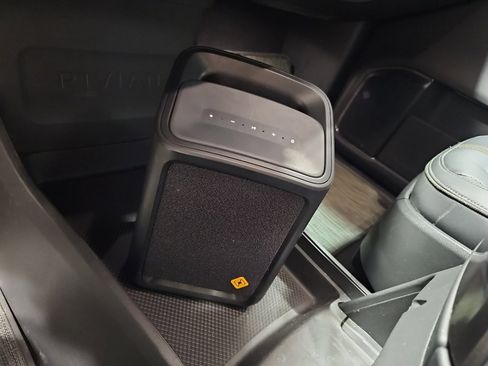 Used 2023 Rivian R1S Adventure AWD/4WD image 19