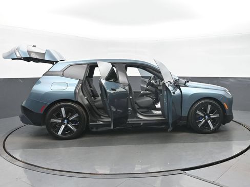 Used 2023 BMW iX xDrive50 w/ Premium Package AWD/4WD image 40