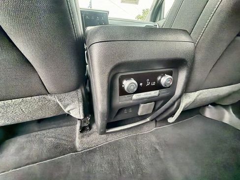Certified 2025 GMC Acadia Elevation FWD image 20
