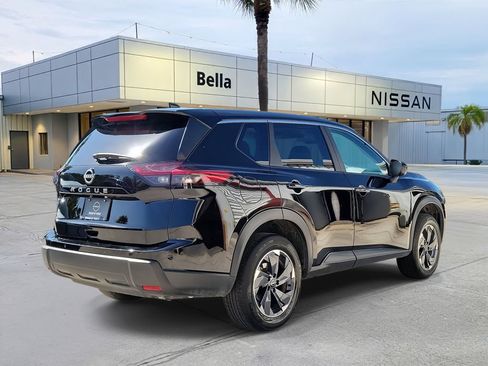 Certified 2025 Nissan Rogue SV FWD image 8