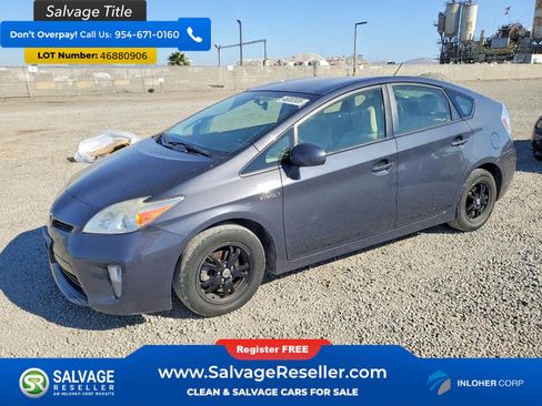 Used 2015 Toyota Prius Two image 1