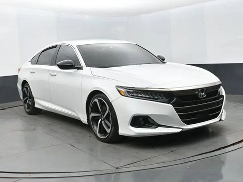 Used 2022 Honda Accord Sport image 2