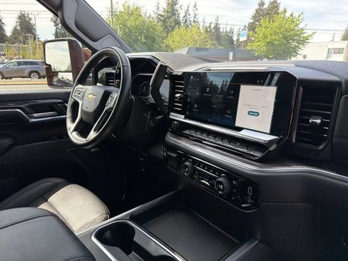 Used 2024 Chevrolet Silverado 2500 LTZ w/ LTZ Convenience Package AWD/4WD image 25
