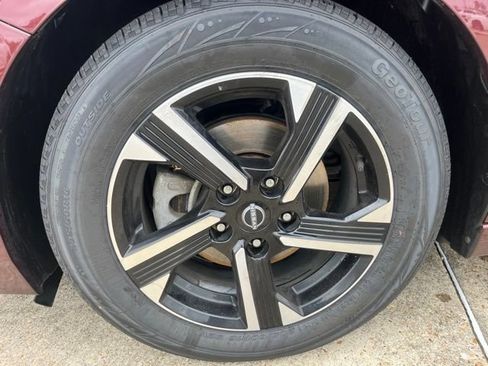 Used 2024 Nissan Sentra SV FWD image 8