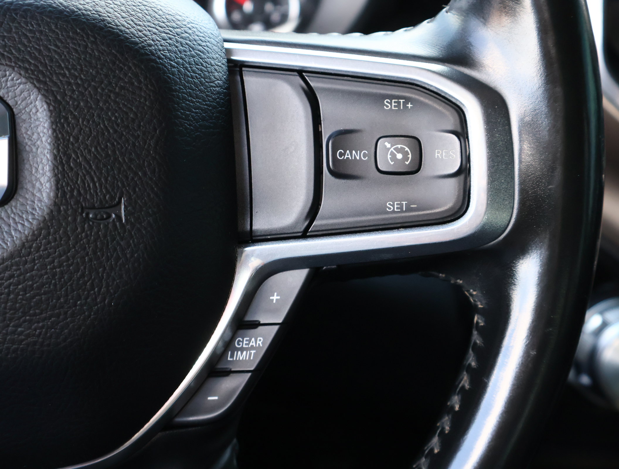 Used 2021 RAM 1500 Laramie AWD/4WD image 15