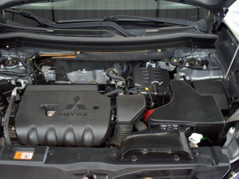 Used 2017 Mitsubishi Outlander SE AWD/4WD image 50