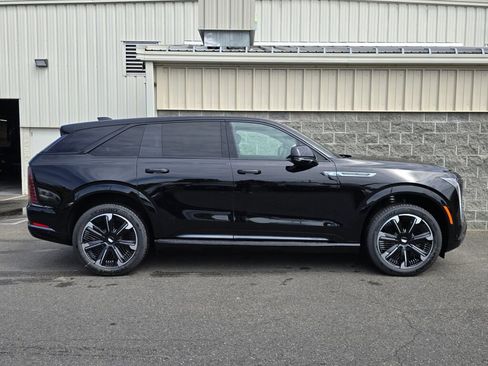 New 2025 Cadillac Escalade IQ Sport 2 image 9