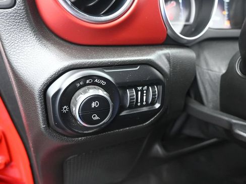 Used 2022 Jeep Gladiator Rubicon w/ LED Lighting Group AWD/4WD image 19