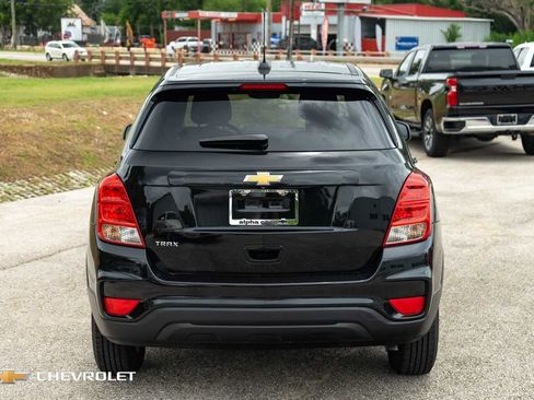 Used 2021 Chevrolet Trax LS w/ Tint and Cruise Package FWD image 8