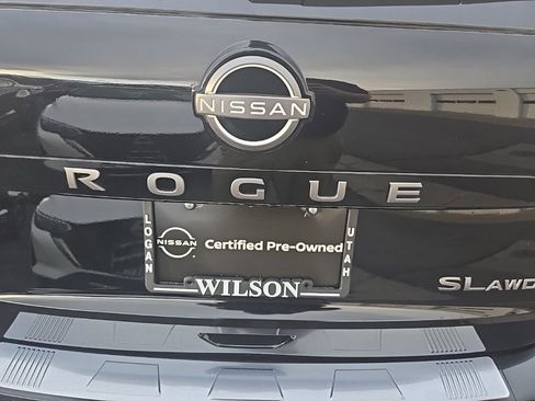 Used 2025 Nissan Rogue SL image 44