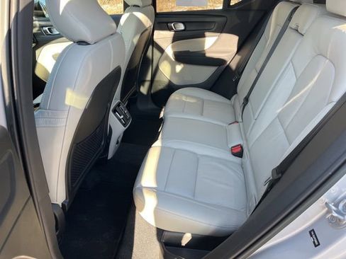 Certified 2023 Volvo XC40 B5 Plus w/ Climate Package image 22