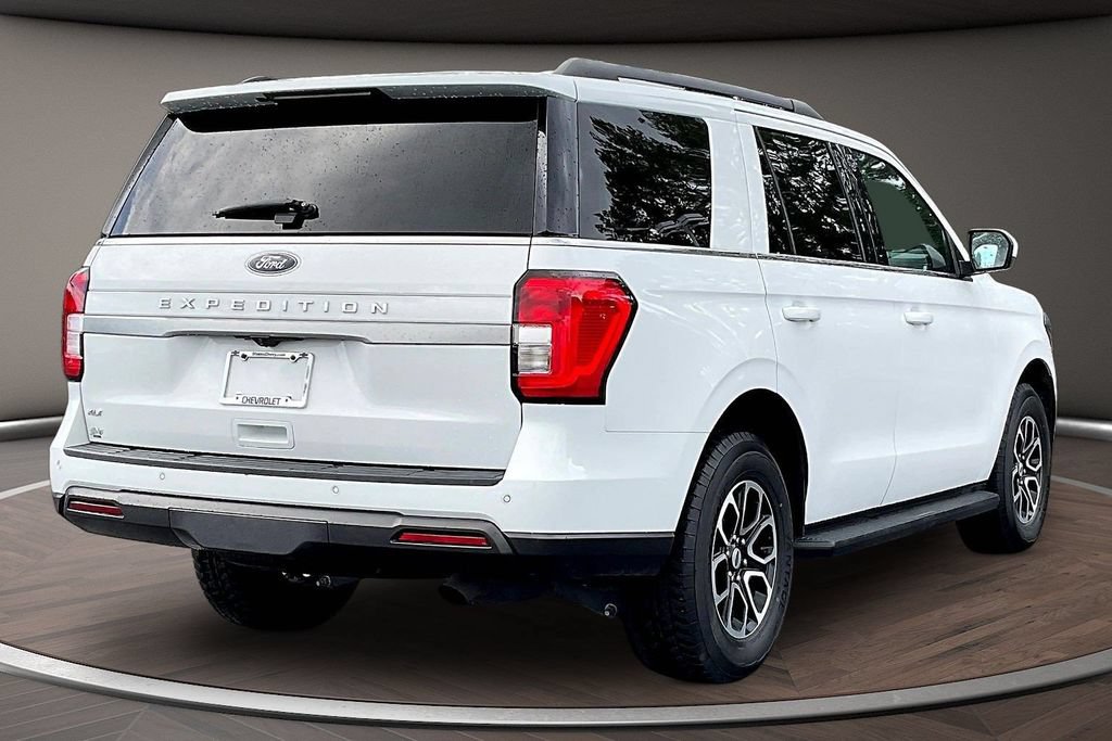 Used 2024 Ford Expedition XLT RWD image 6