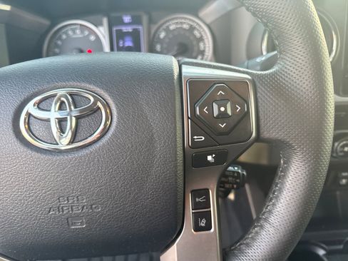 Used 2019 Toyota Tacoma SR5 image 19