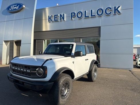 New 2025 Ford Bronco Base w/ Sasquatch Package image 2