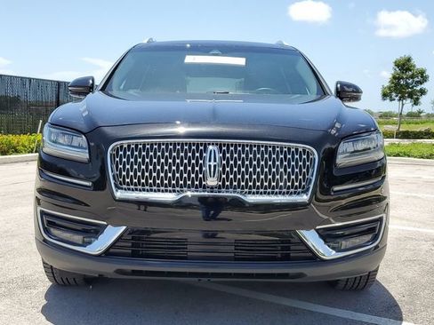 Used 2019 Lincoln Nautilus Select FWD image 2