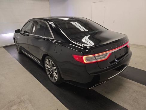 Used 2017 Lincoln Continental Select image 4