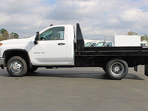 Used 2024 Chevrolet Silverado 3500 W/T w/ Snow Plow Prep Package AWD/4WD image 7
