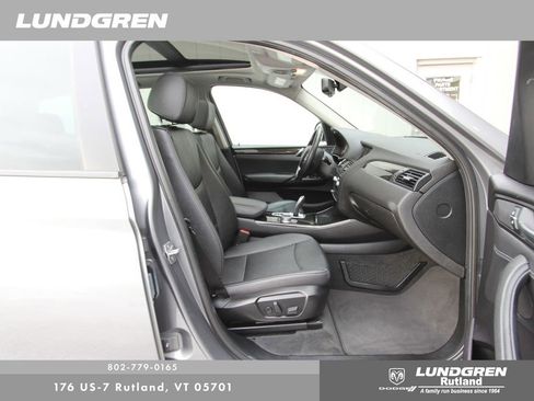 Used 2017 BMW X3 xDrive28i image 9