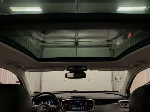 Used 2018 Kia Sorento SX image 30