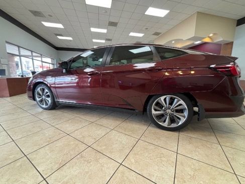 Used 2018 Honda Clarity Plug-In Hybrid image 8