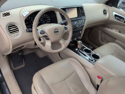 Used 2014 Nissan Pathfinder Platinum w/ Platinum Premium Package image 4