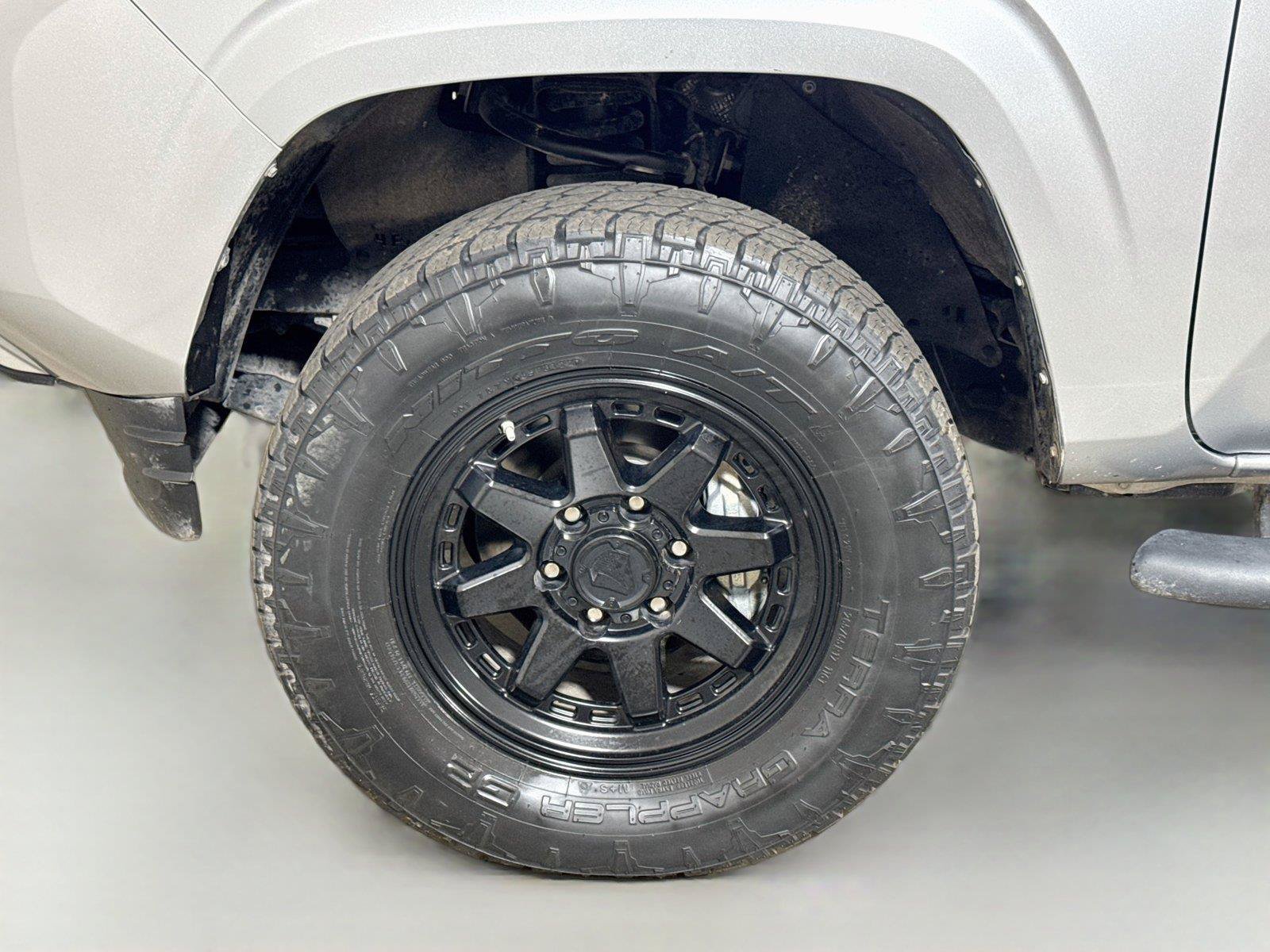 Used 2022 Toyota Tacoma SR AWD/4WD image 28