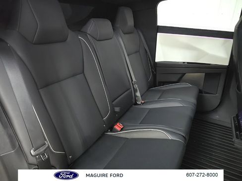 Used 2024 Tesla Cybertruck AWD Crew Cab image 18