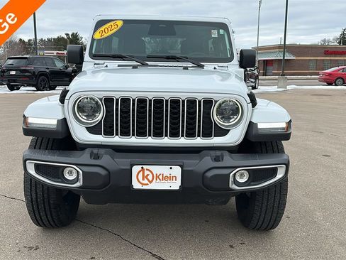 Used 2025 Jeep Wrangler Unlimited Sahara AWD/4WD image 2