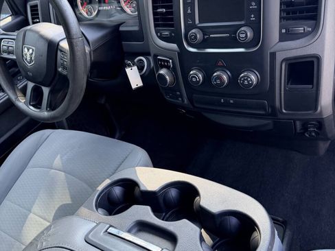 Used 2018 RAM 1500 Express AWD/4WD image 13