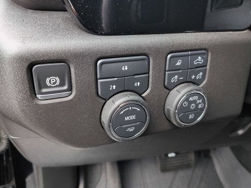 Used 2025 Chevrolet Silverado 2500 LT w/ Safety Package image 17