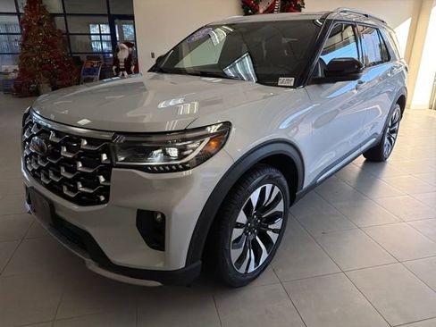 Used 2025 Ford Explorer Platinum w/ LUX Leather Package image 4