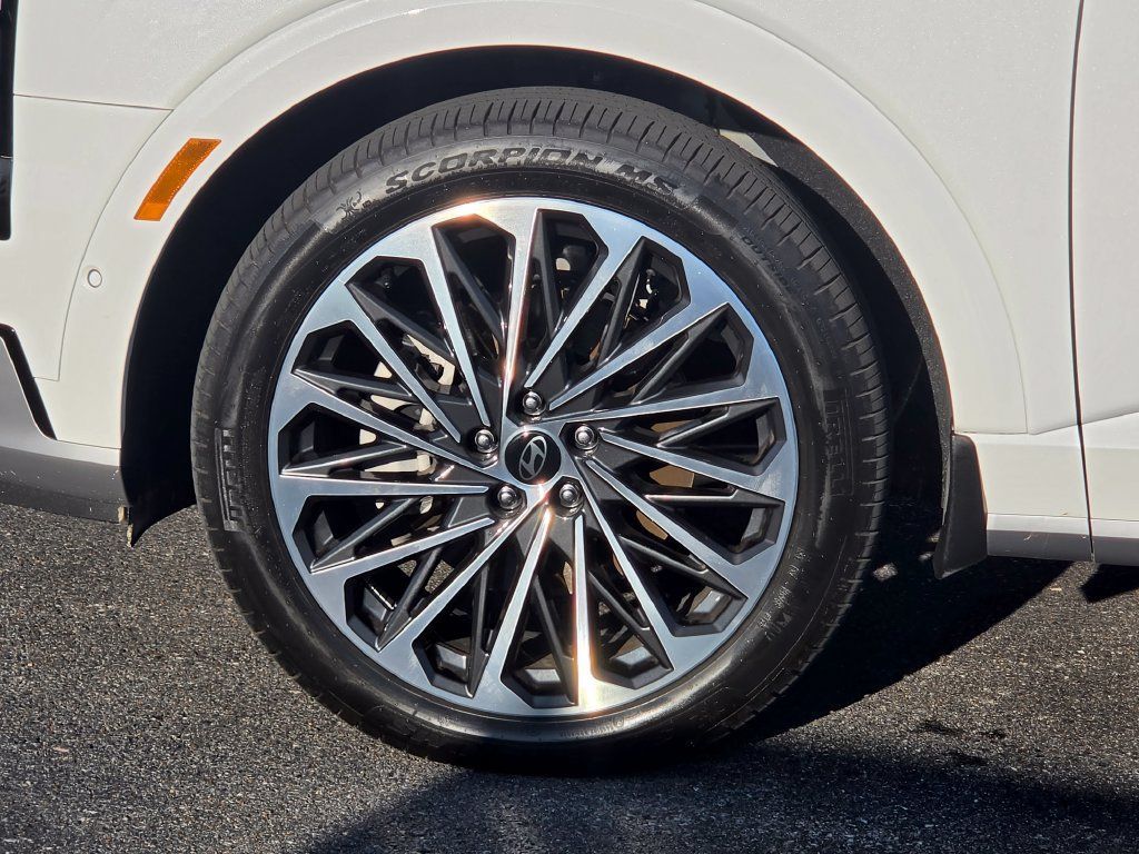 Used 2026 Hyundai Palisade Calligraphy FWD image 10