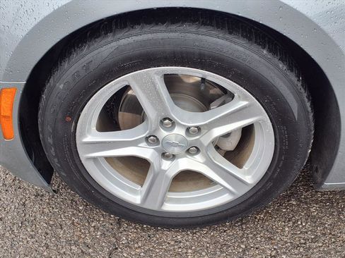 Used 2024 Chevrolet Camaro LT w/ Technology Package image 18