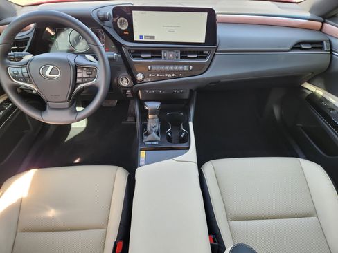 Used 2025 Lexus ES 300h w/ Premium Package image 33