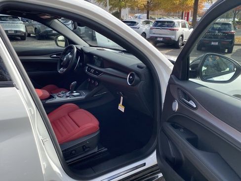 New 2025 Alfa Romeo Stelvio Sprint image 36