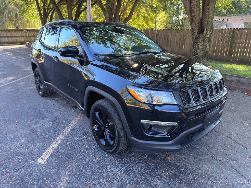 Used 2019 Jeep Compass Latitude AWD/4WD image 2