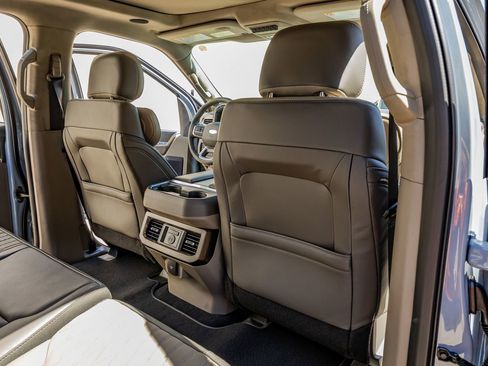 Used 2026 Ford F250 Platinum w/ Platinum Plus Package image 32