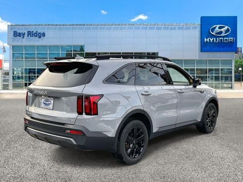 Used 2023 Kia Sorento S w/ Panoramic Sunroof Package image 4