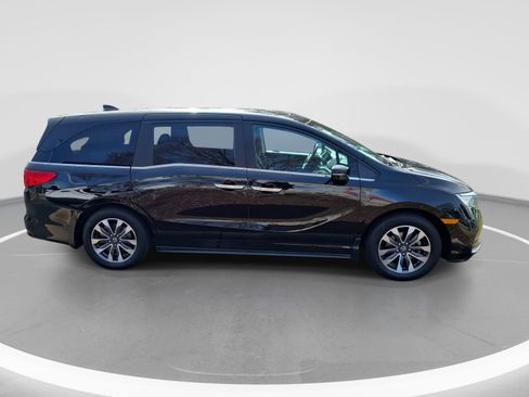 Used 2023 Honda Odyssey EX-L image 4
