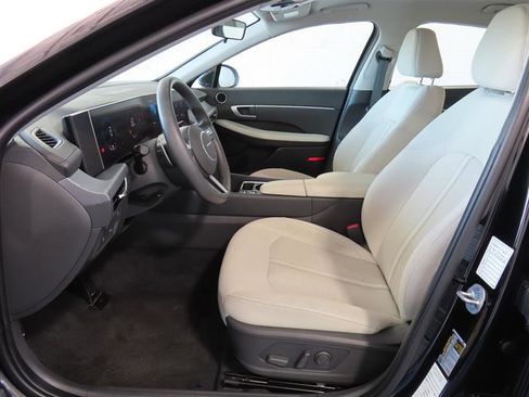 Used 2025 Hyundai Sonata SEL FWD image 15