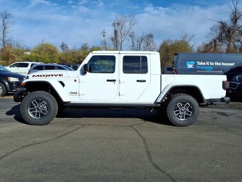 New 2026 Jeep Gladiator Mojave image 7