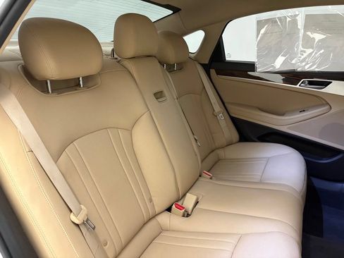 Used 2019 Genesis G80 3.8 RWD image 34
