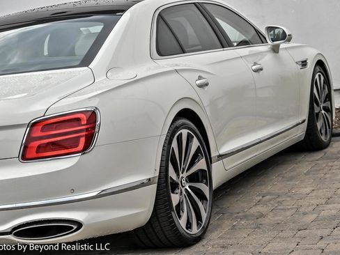 New 2026 Bentley Flying Spur Plug-In Hybrid image 8