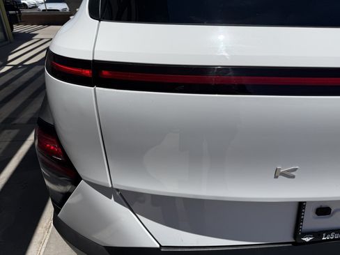 Used 2025 Hyundai Kona SEL AWD/4WD image 14
